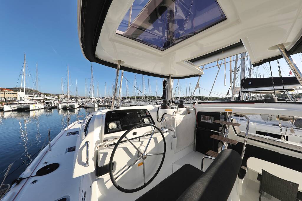 Catamaran Lagoon 42 Sapphire