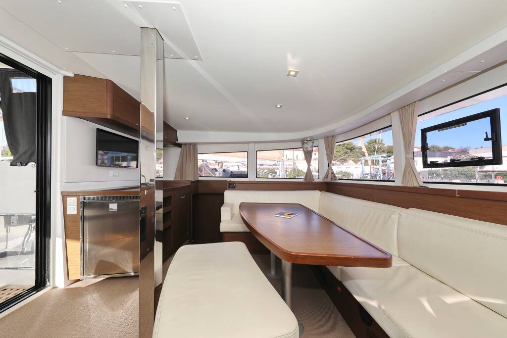 Catamaran Lagoon 42 Sapphire