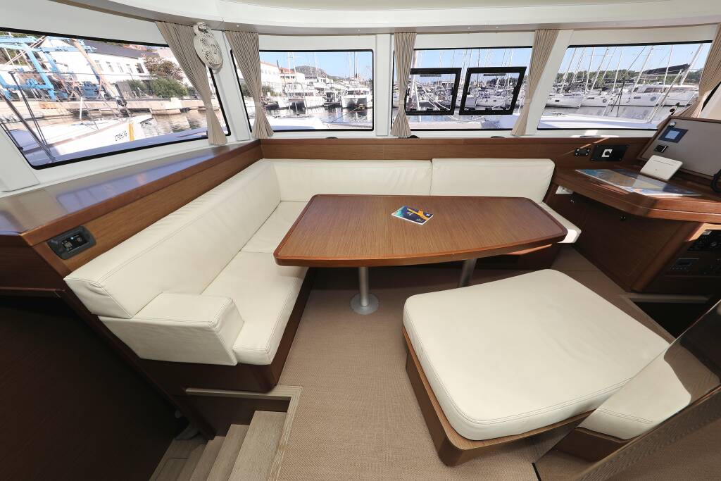 Catamaran Lagoon 42 Sapphire