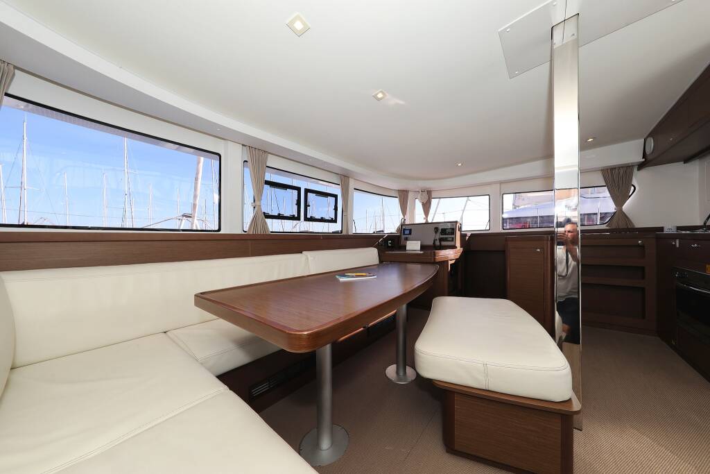 Catamaran Lagoon 42 Sapphire