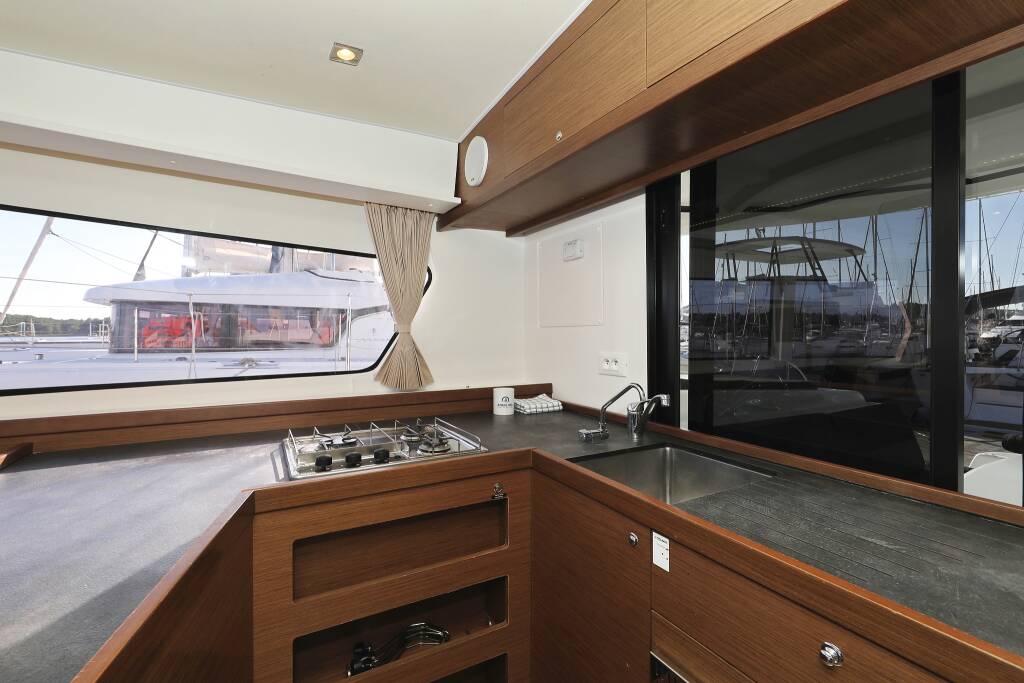 Catamaran Lagoon 42 Sapphire
