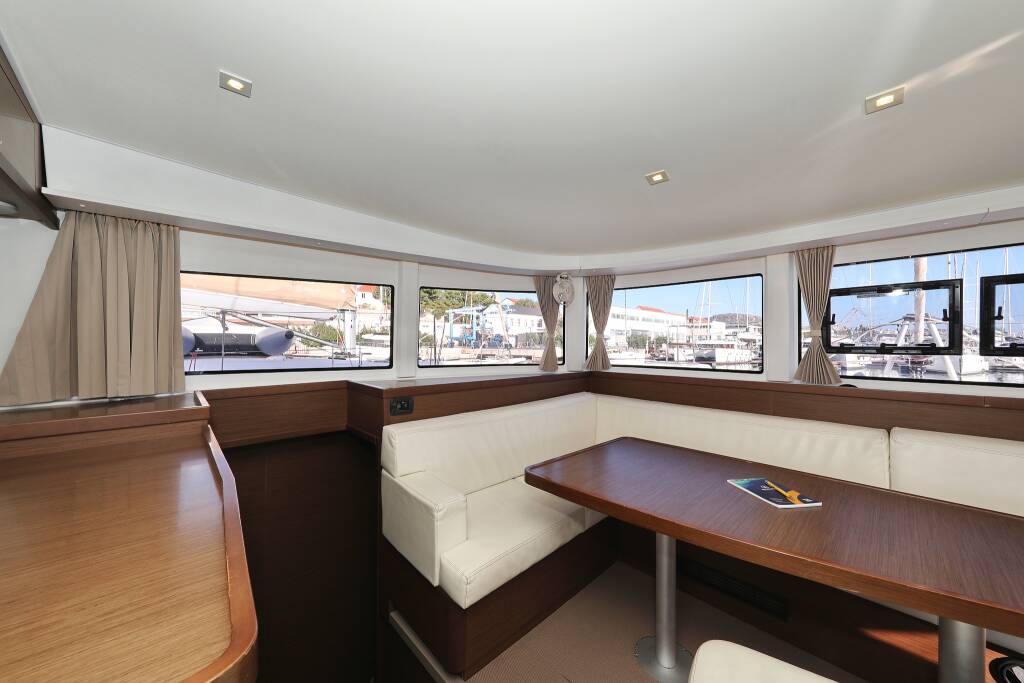 Catamaran Lagoon 42 Sapphire