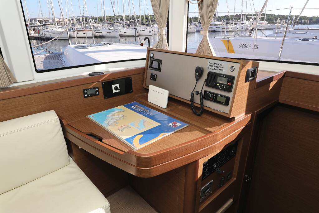 Catamaran Lagoon 42 Sapphire