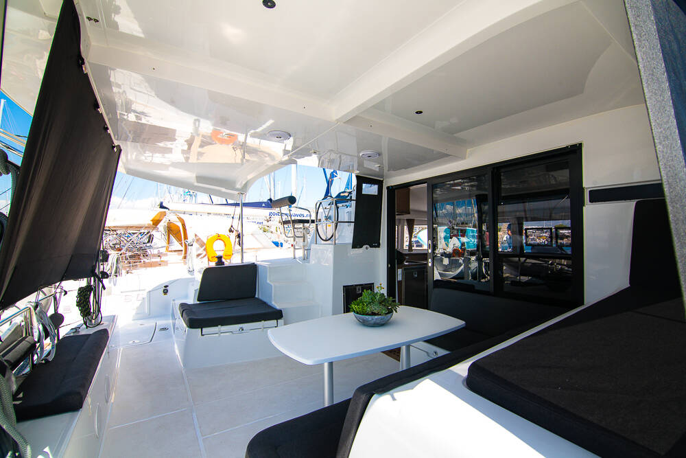 Katamaran Lagoon 42 Blue Trident