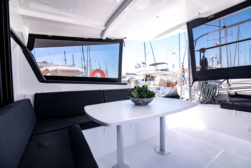 Katamaran Lagoon 42 Blue Trident