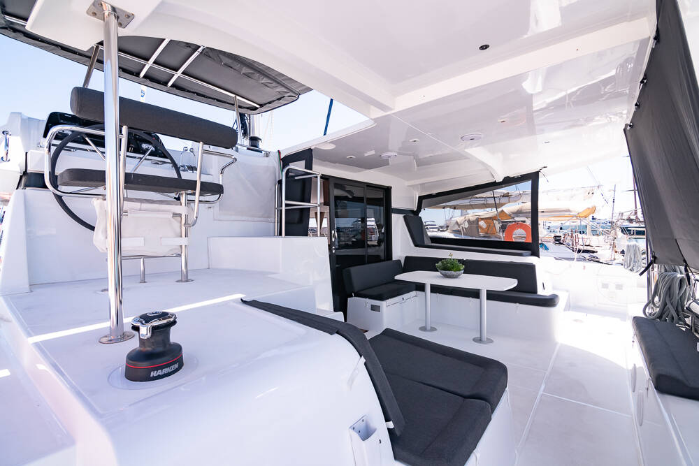 Katamaran Lagoon 42 Blue Trident