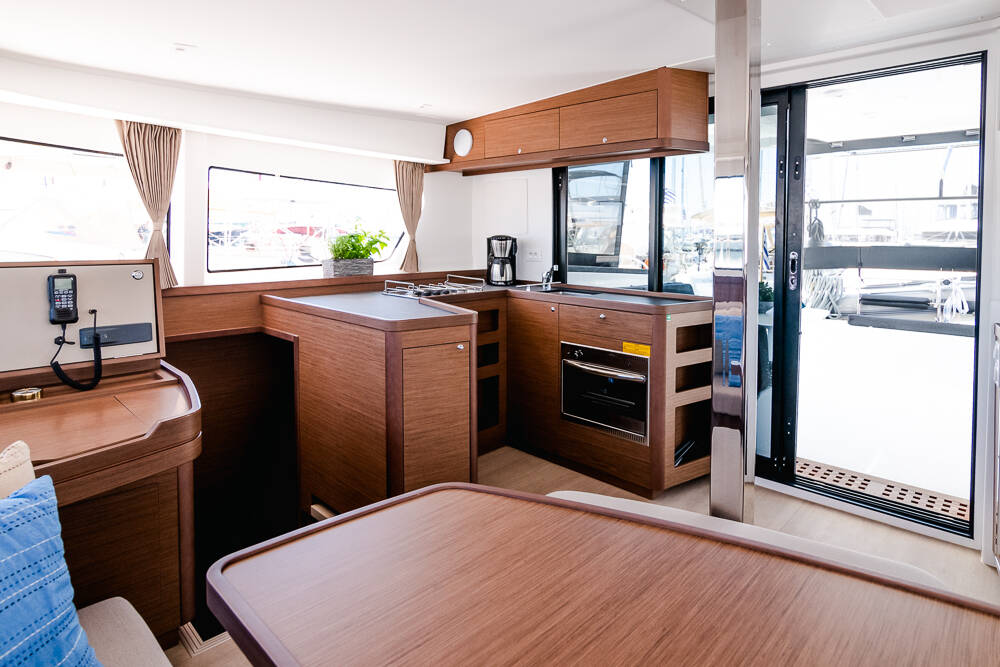 Katamaran Lagoon 42 Blue Trident