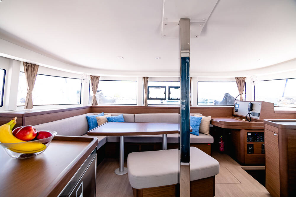 Katamaran Lagoon 42 Blue Trident