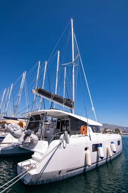 Katamaran Lagoon 42 Blue Trident