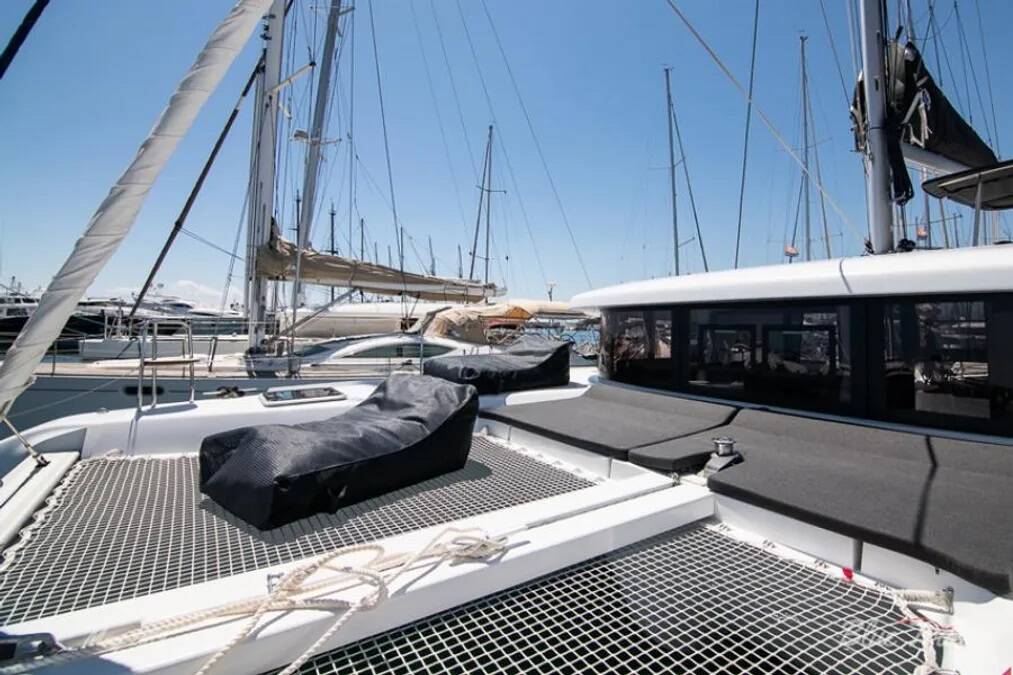 Katamaran Lagoon 42 Blue Trident