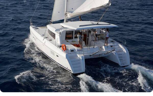 Lagoon 421 Silverstar II Lavrion, main port
