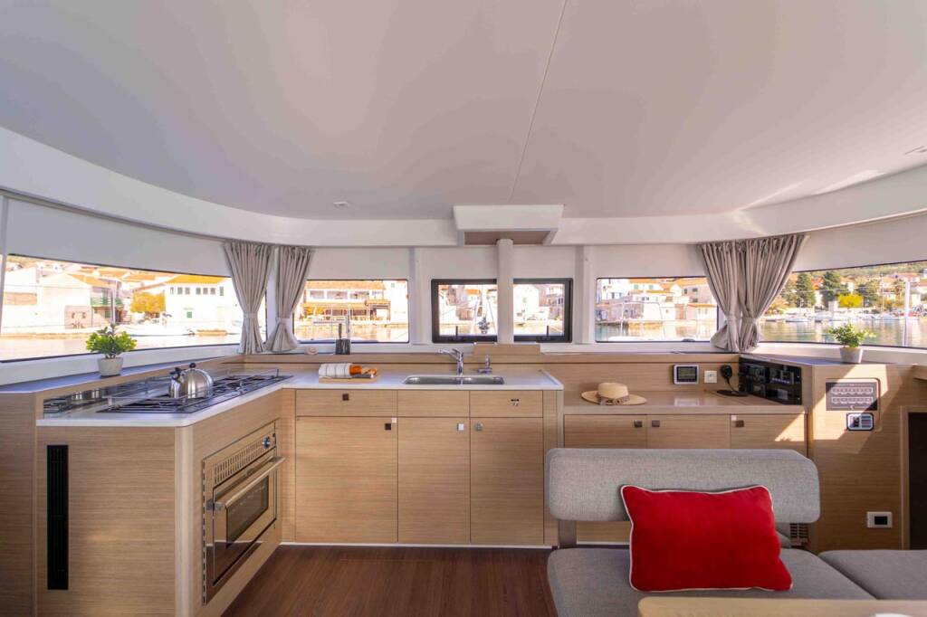 Catamaran Lagoon 43 Lotti