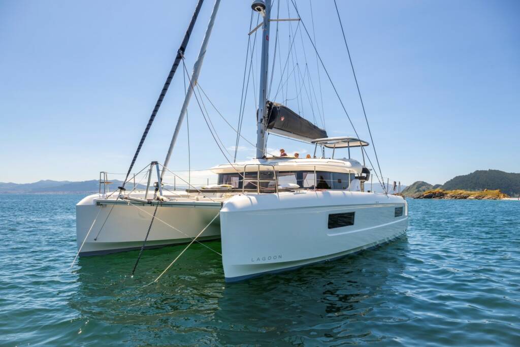 Catamaran Lagoon 43 Calipso