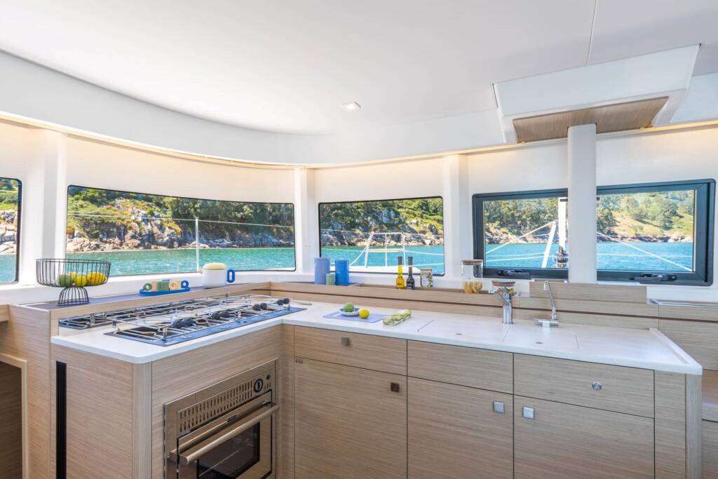 Catamaran Lagoon 43 Calipso