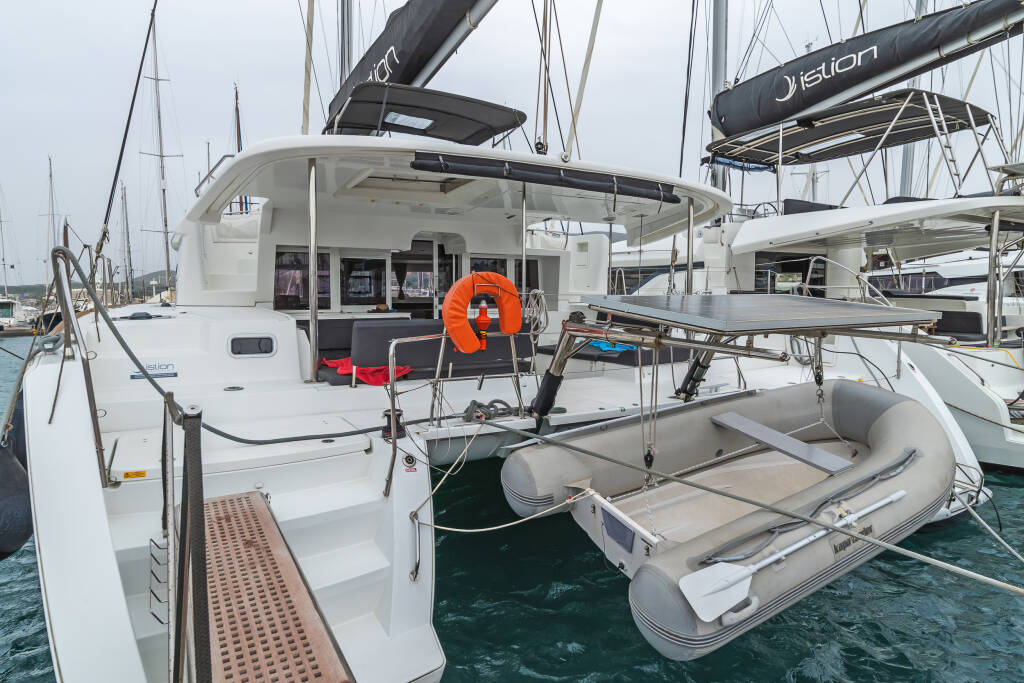 Katamaran Lagoon 450 F Nemesis