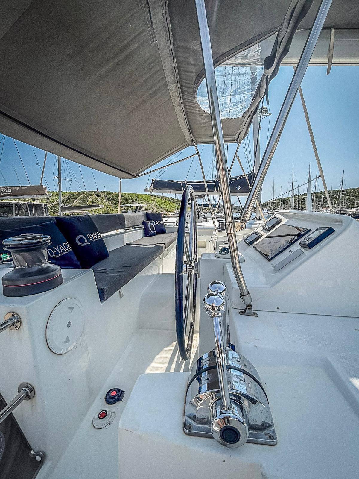 Katamaran Lagoon 450 F Red Twin