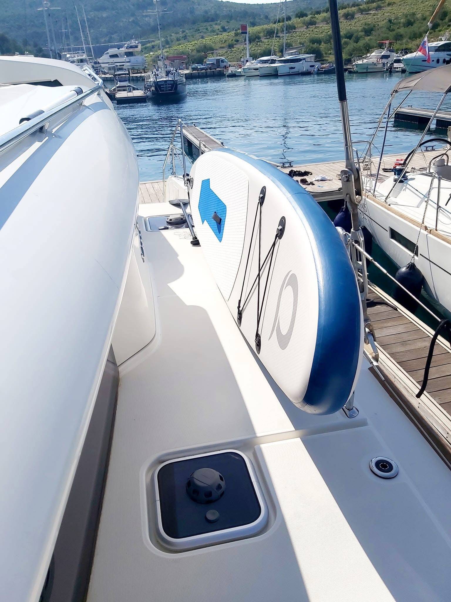 Catamaran Lagoon 450 F Red Twin