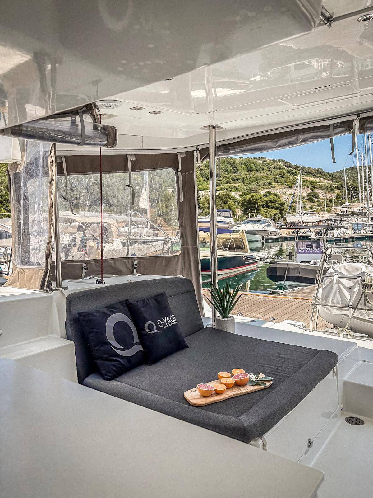 Katamaran Lagoon 450 F Red Twin