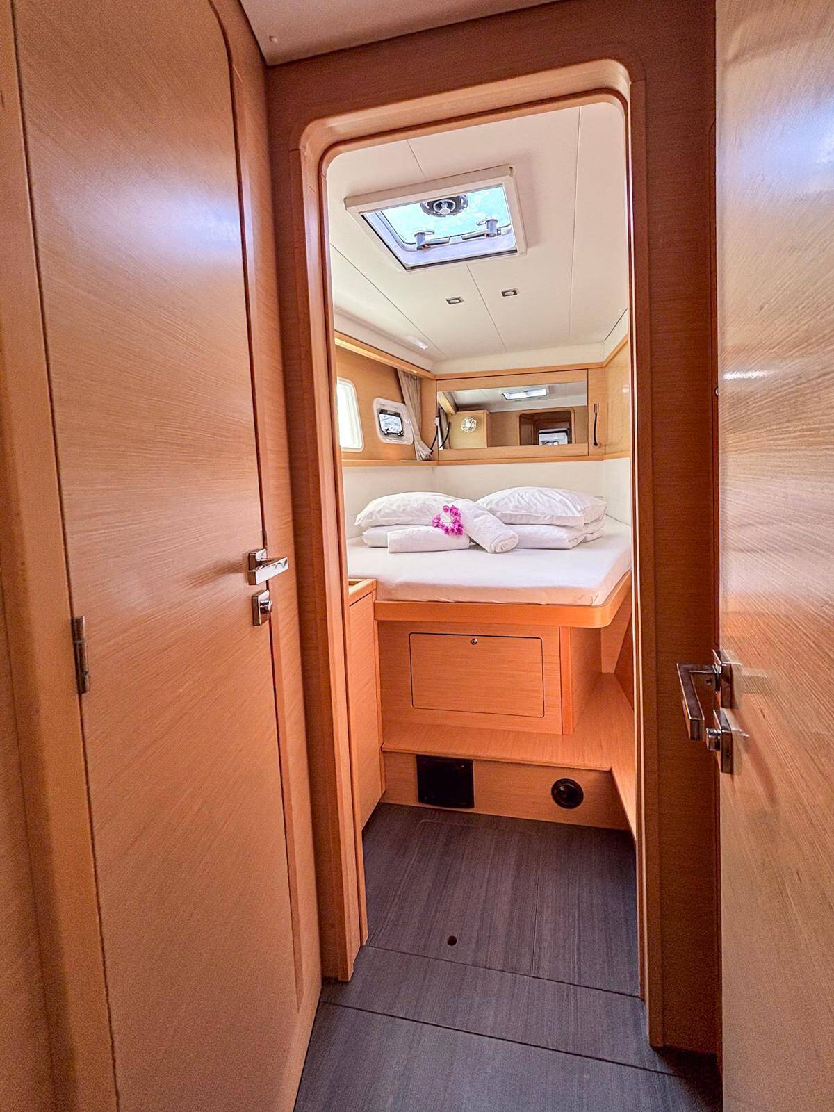 Katamaran Lagoon 450 F Red Twin