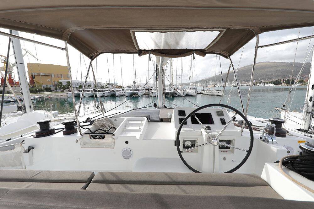 Catamaran Lagoon 450 F Lydia