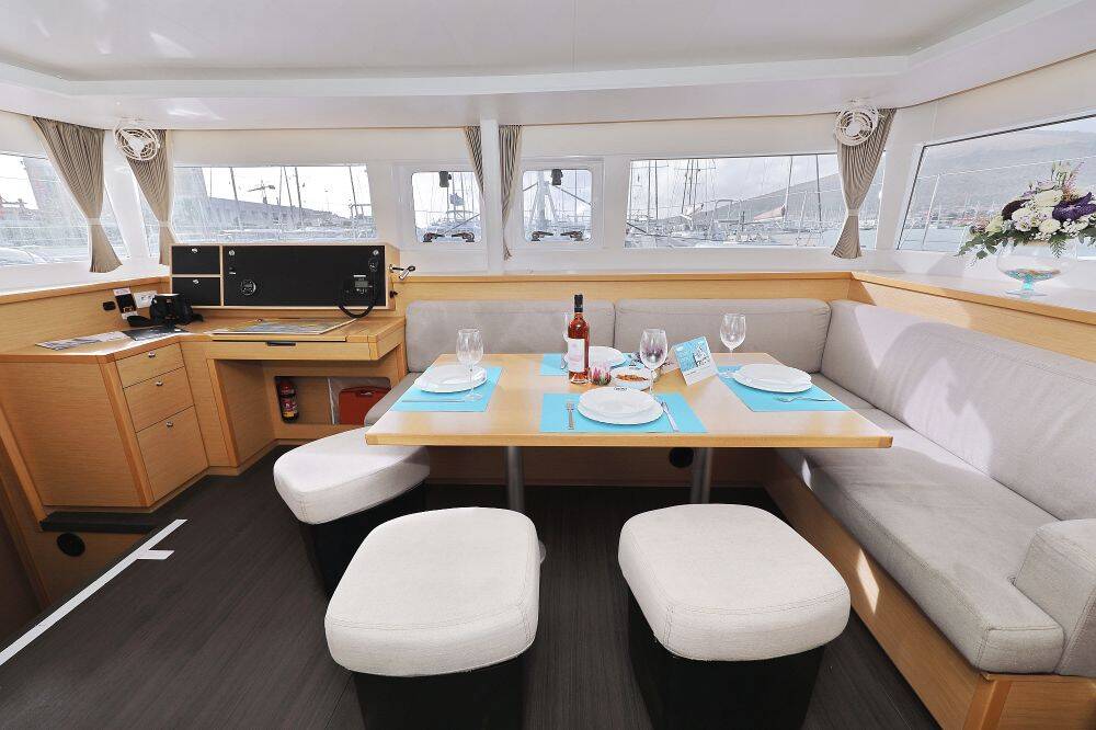 Catamaran Lagoon 450 F Lydia