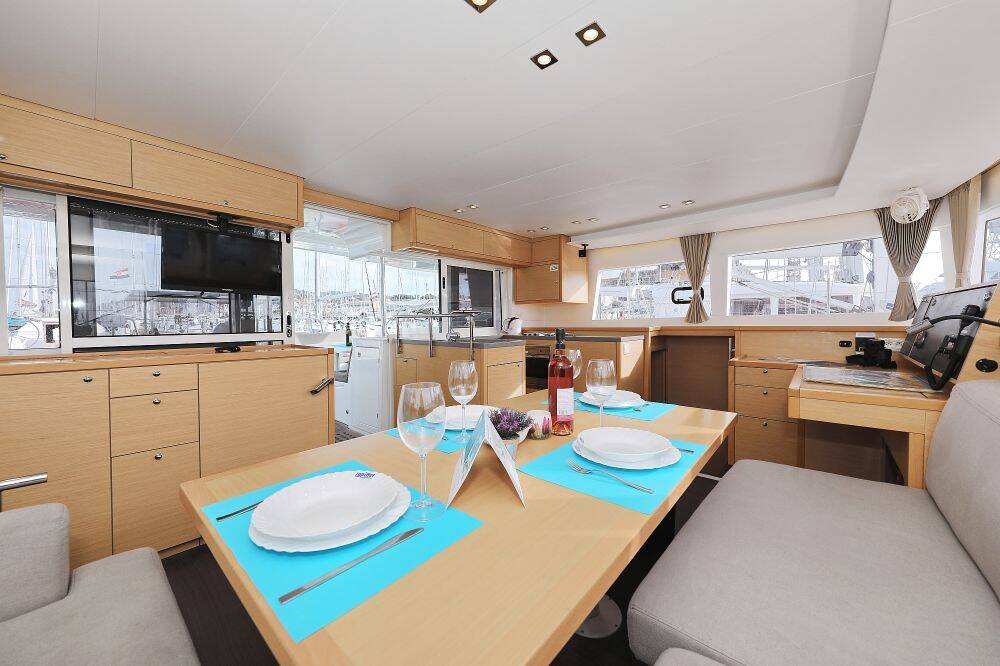 Catamaran Lagoon 450 F Lydia