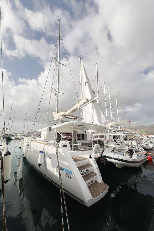 Catamaran Lagoon 450 F Stella