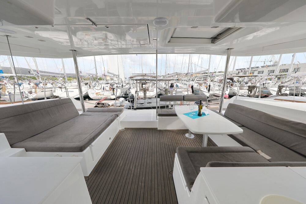 Catamaran Lagoon 450 F Stella