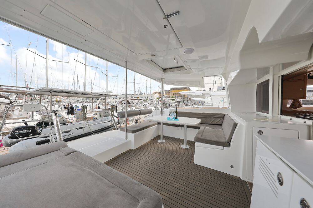 Catamaran Lagoon 450 F Stella