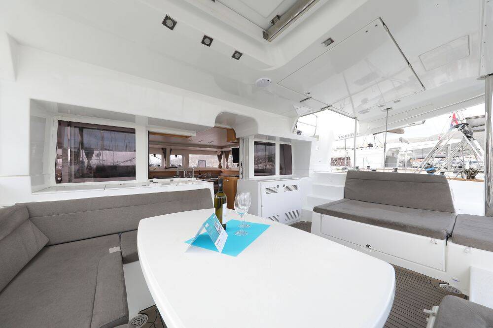 Catamaran Lagoon 450 F Stella