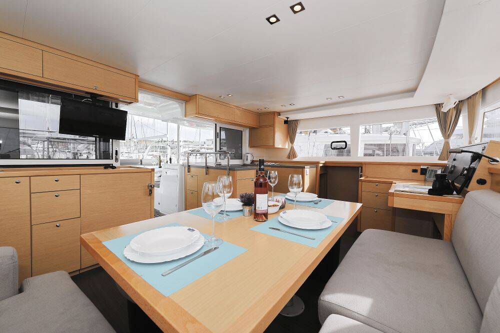 Catamaran Lagoon 450 F Stella