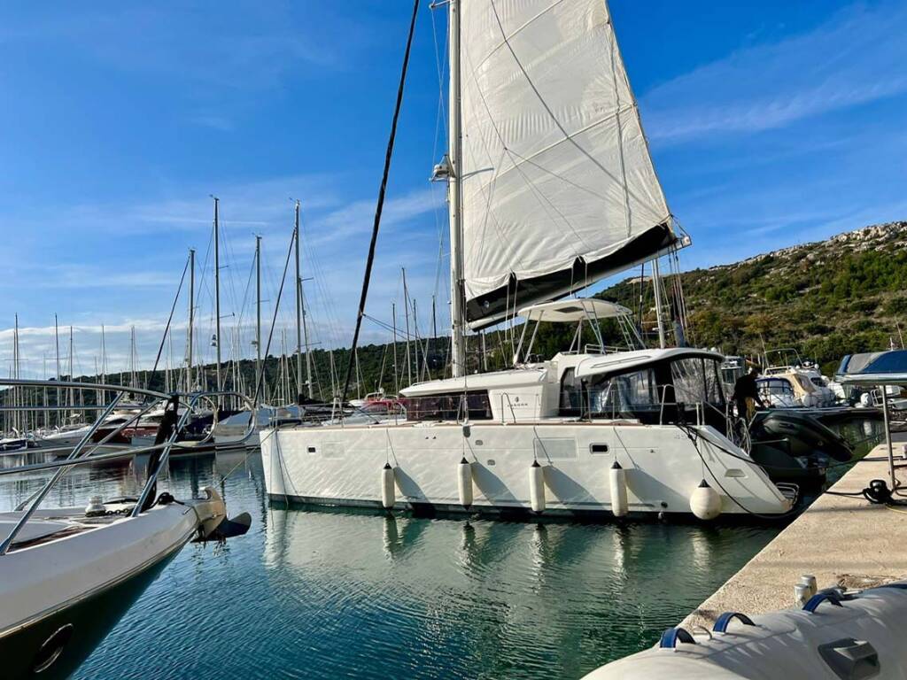 Katamaran Lagoon 450 F ZEN