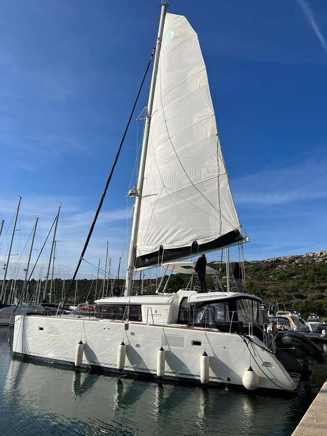 Katamaran Lagoon 450 F ZEN