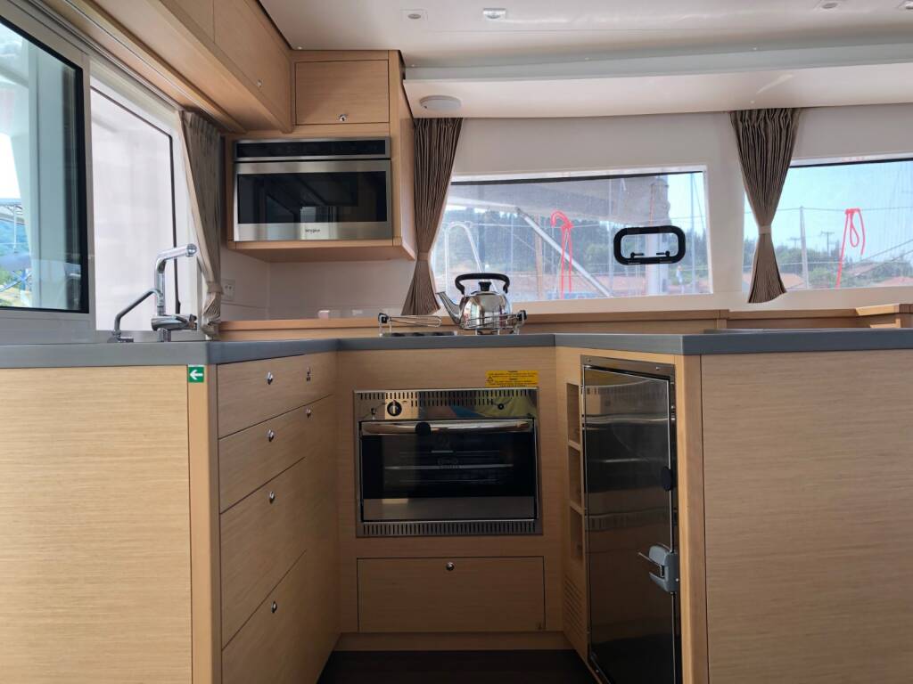 Catamaran Lagoon 450 F Aristofanis