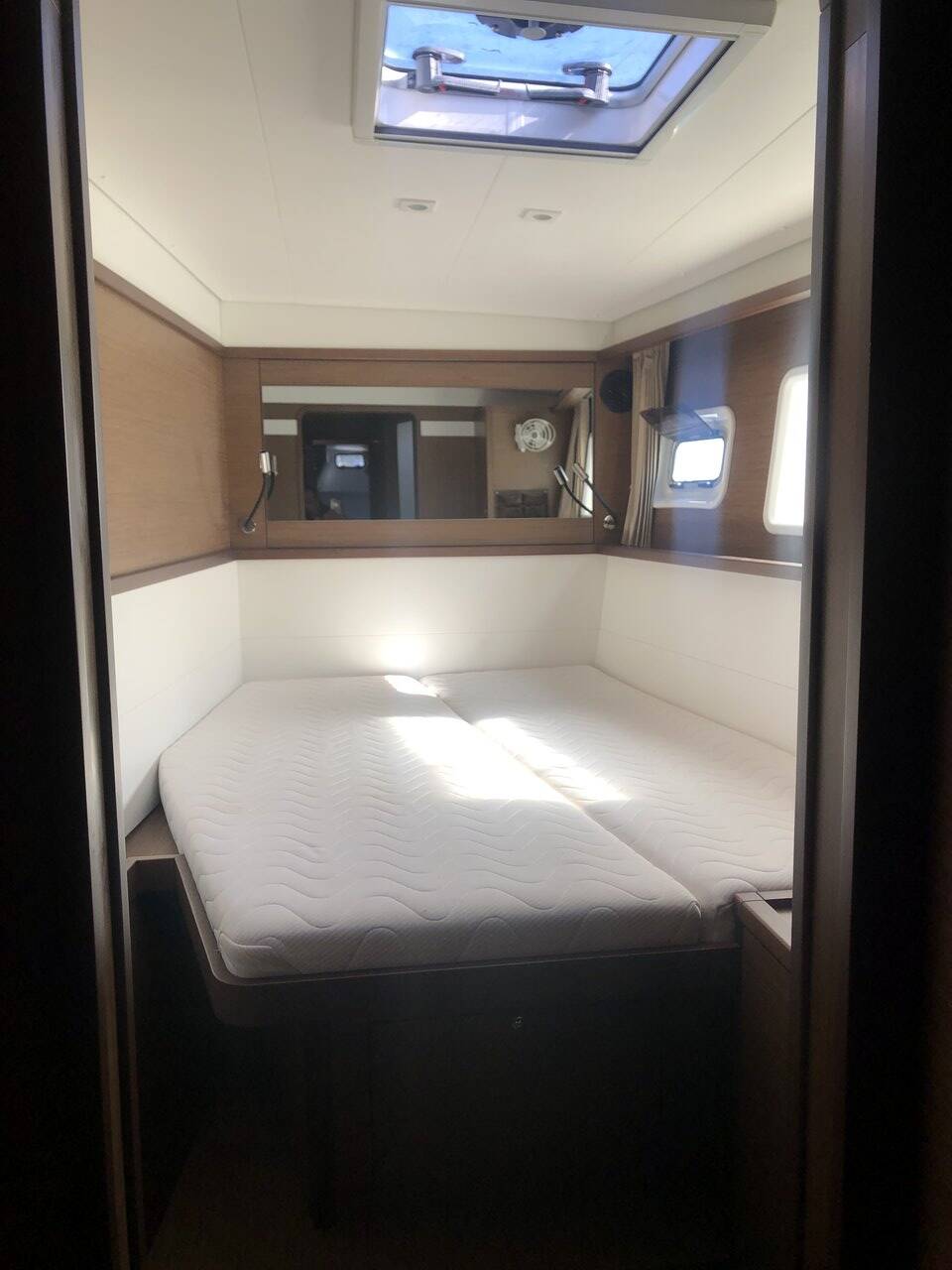 Catamaran Lagoon 450 Violetta