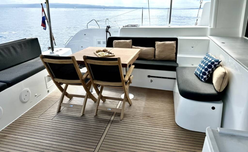 Catamaran Lagoon 46 OW Hevea