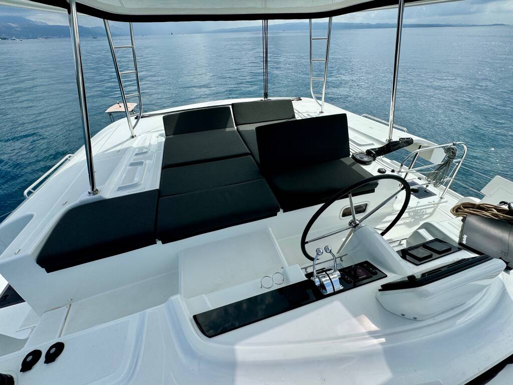 Catamaran Lagoon 46 OW Hevea