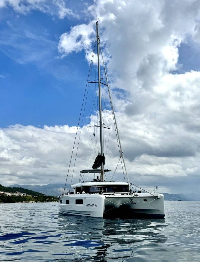 Catamaran Lagoon 46 OW Hevea