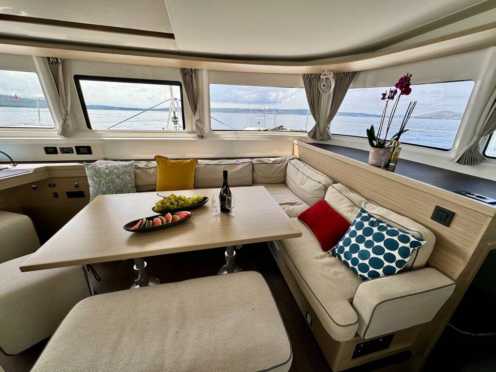 Catamaran Lagoon 46 OW Hevea