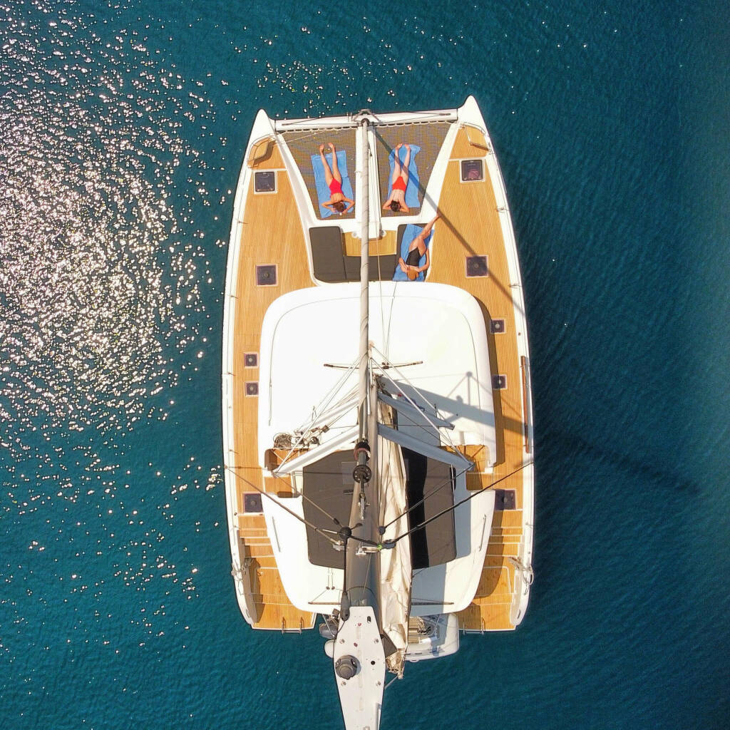 Catamaran Lagoon 46 OW Uncharted