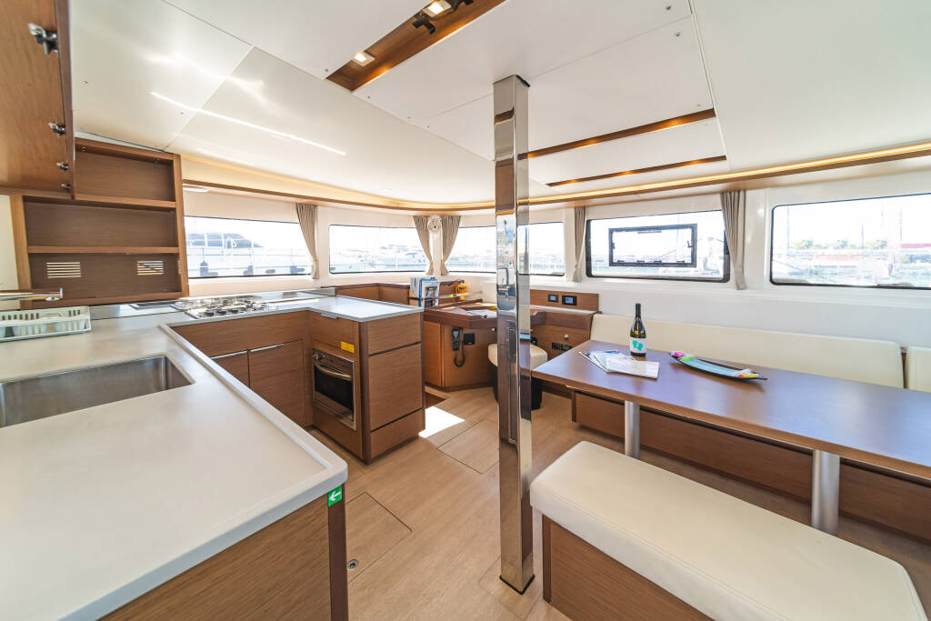 Catamaran Lagoon 46 Harmony