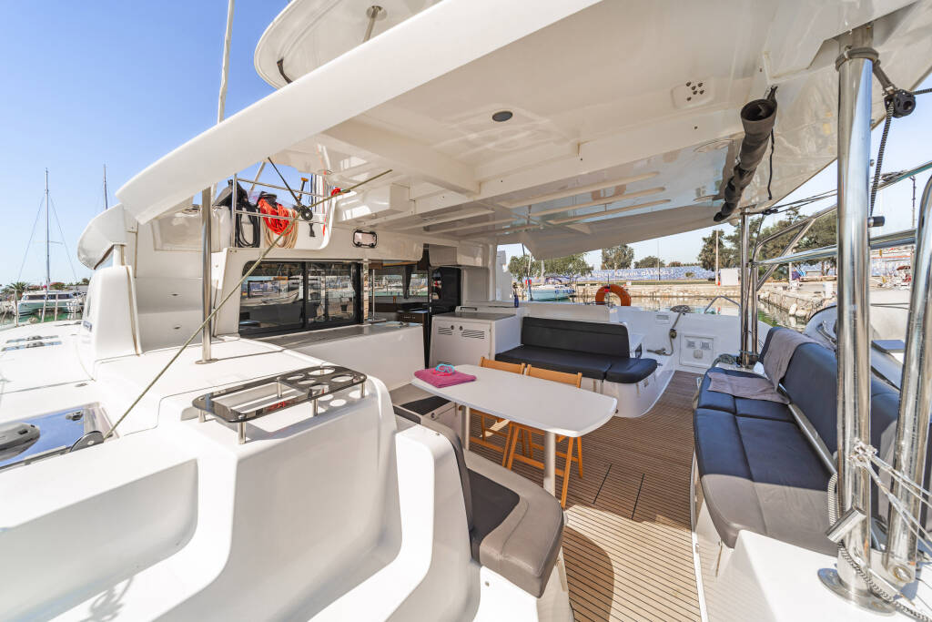Catamaran Lagoon 46 Harmony