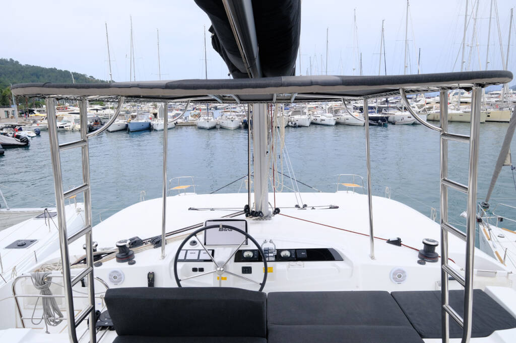 Catamaran Lagoon 46 Blu