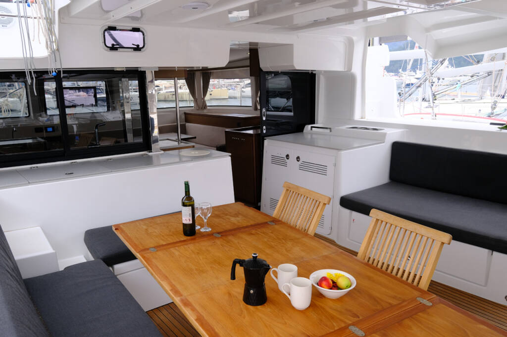 Catamaran Lagoon 46 Blu