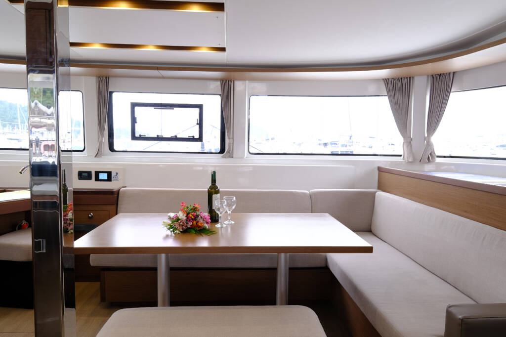 Catamaran Lagoon 46 Blu