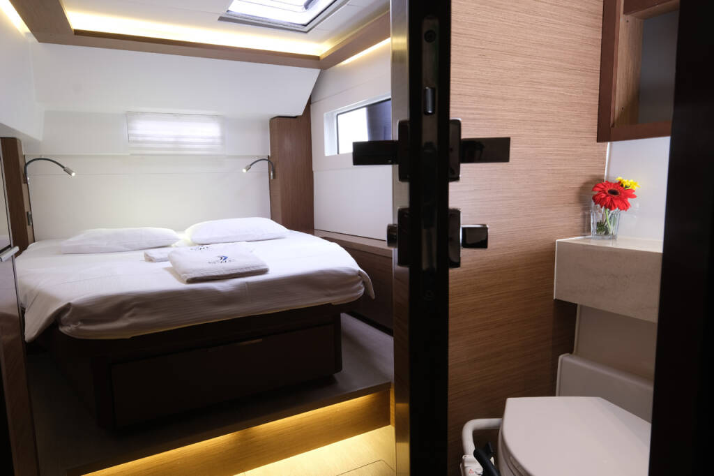 Catamaran Lagoon 46 Blu