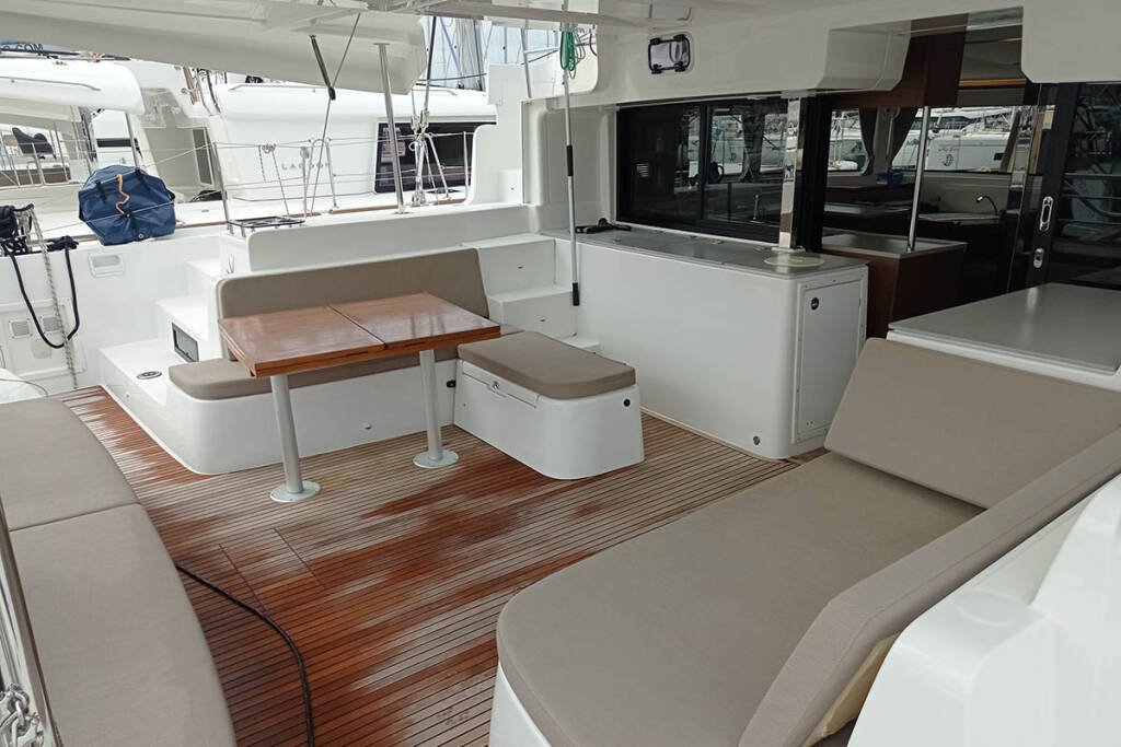 Catamaran Lagoon 46 Genie