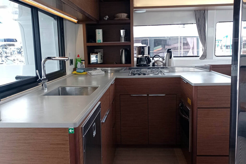Catamaran Lagoon 46 Genie