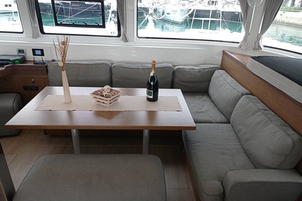 Catamaran Lagoon 46 Genie