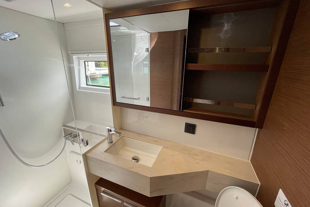 Catamaran Lagoon 46 